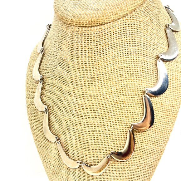 VINTAGE MODERNIST MOON CRESCENT LINK NECKLACE SILVER TONE SCALLOP BIB COLLAR - Picture 5 of 16